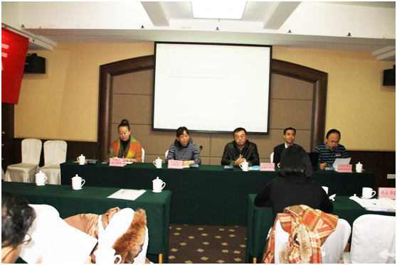 第二屆食品經(jīng)濟(jì)與安全高峰論壇暨轉(zhuǎn)基因食品及其未來走向討論會(huì)在呼和浩特召開